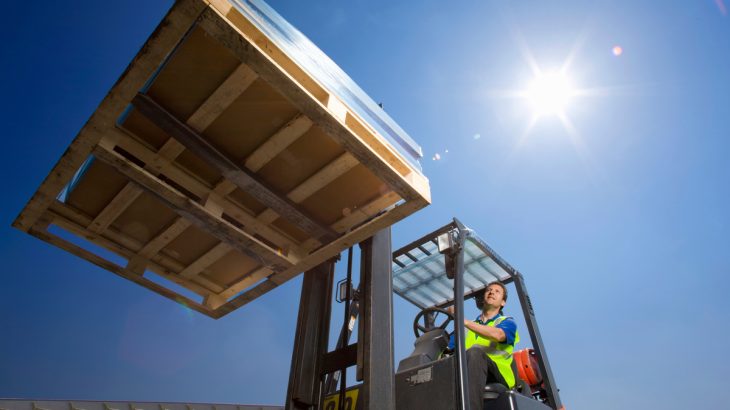 Quelles sont les normes et réglementations concernant l'utilisation des palettes en bois dans le transport de marchandises ?