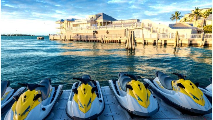 Guide du débutant : Tout ce qu'il faut savoir avant de louer un jet-ski